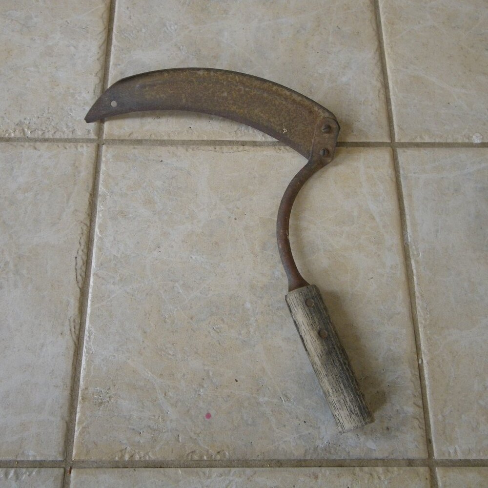 Vintage Antique Wide Blade Farm Hand Scythe Garden Sickle Rustic Tool Home Decor